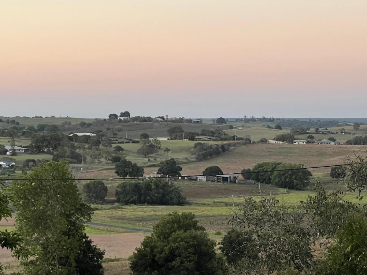Childers Charmer With Aircon, Wifi & Modern Luxuries Extérieur photo