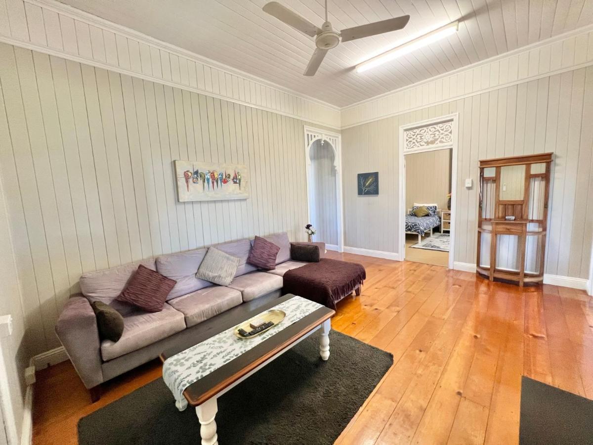 Childers Charmer With Aircon, Wifi & Modern Luxuries Extérieur photo